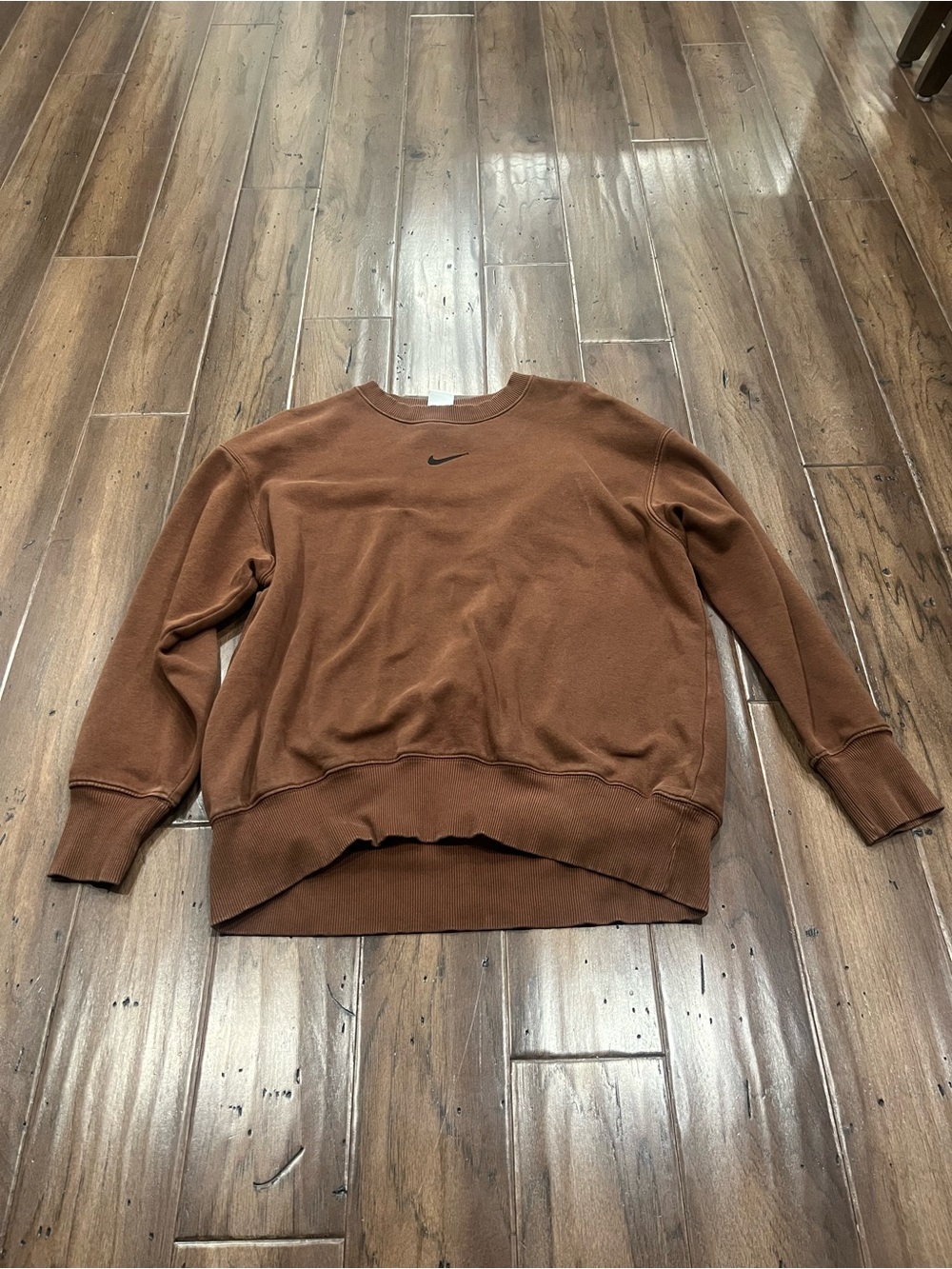 Nike Women’s Brown Crew Sweatshirt with Small Swoosh